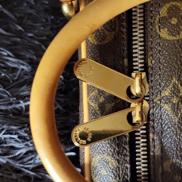 LOUIS VUITTON 🎀 EXCELLENT CONDITION 🩵DISCONTINUED 💄**MANHATTAN PM**💄 - Picture 13 of 14